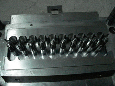 亚东文具 25年精密模具开发，为您打造高品质整套成型笔模具